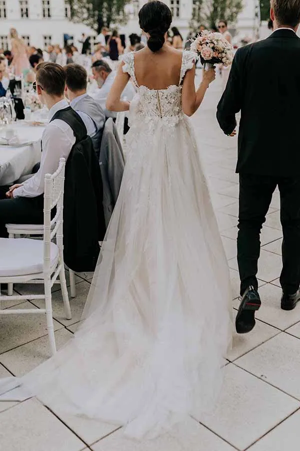Rustic A-line Tulle Off-the-Shoulder Wedding Dresses With Lace Appliques, SW427